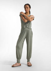 PANTALONE ODALISCA IN VISCOSA VERDE - SAGE GREEN | DEHA