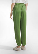 PANTALONE JOGGER IN RASO DI VISCOSA VERDE - BOTTLE GREEN | DEHA