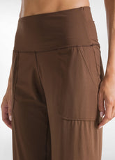 PANTALONE GAMBA DRITTA IN MICROFIBRA RICICLATA MARRONE - COFFEE BROWN | DEHA