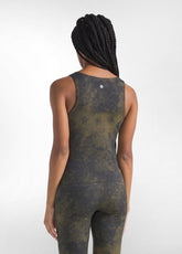 BROWN PRINTED STRETCH MICROFIBER RACERBACK TANK TOP - ALLOVER MARBLE BROWN | DEHA