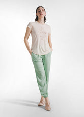 T-SHIRT IN VISCOSA CON GRAFICA YOGA ROSA - LIGHT PINK | DEHA