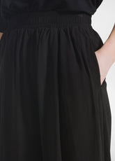 FLIEßENDE HOSE AUS VISKOSE-MOUSSELINE - SCHWARZ - BLACK | DEHA