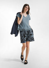 T-SHIRT IN JERSEY FIAMMATO CON INSERTO BLU - TEAL BLUE | DEHA