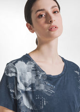 T-SHIRT MARMORIZZATA CON GRAFICA BLU - BLUE NIGHT | DEHA