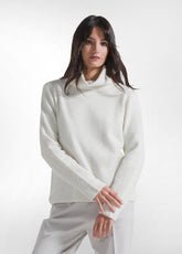 MAGLIA IN LANA A COLLO ALTO IN LUREX BIANCO - MILK WHITE | DEHA