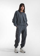KLASSISCHES SWEATSHIRT MIT RUNDHALSAUSSCHNITT GRAU - LEAD | DEHA