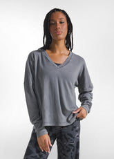 BLACK V-NECK LONG SLEEVE T-SHIRT - T-shirts - Outlet | DEHA