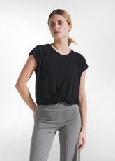 T-SHIRT YOGA CON NODO FRONTALE NERO - Set Yoga / Pilates | DEHA