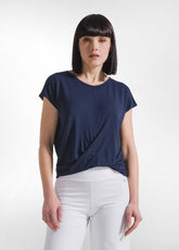 T-SHIRT YOGA CON NODO FRONTALE BLU - Set Yoga / Pilates | DEHA