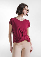 T-SHIRT YOGA CON NODO FRONTALE ROSSO - Set Yoga / Pilates | DEHA