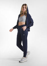 BLAUES STRETTHEATSHIRT UND JOGGINGANZUG AUS STRETTHATE-STOFF - | DEHA