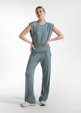 STRETCH VISCOSE T-SHIRT AND TROUSERS SET IN GREEN - Everyday Sets | DEHA