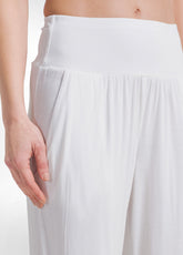 STRETCH VISCOSE T-SHIRT AND STRAIGHT-LEG TROUSER SET IN WHITE - Everyday Sets | DEHA