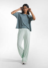 T-SHIRT FLUIDA IN VISCOSA VERDE - Set Yoga / Pilates | DEHA