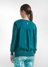 MAGLIA IN SETA CON SCOLLO A V VERDE - PEACOCK GREEN | DEHA