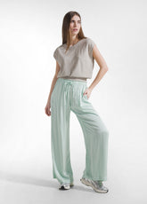 PANTALONI PALAZZO IN SATIN VERDE - New In | SS26: READY WHEN YOU ARE | DEHA