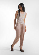 PANTALONI JOGGER IN SATIN MARRONE | DEHA
