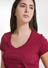 T-SHIRT FLAMMÈ CON SCOLLO A V ROSSO - CHERRY RED | DEHA