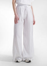 SET WITH OVERSIZED T-SHIRT AND WIDE VISCOSE CRINKLE-EFFECT TROUSERS IN WHITE - | DEHA