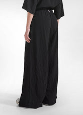 COMPLETO T-SHIRT AMPIA E PANTALONI LARGHI IN VISCOSA EFFETTO STROPICCIATO NERO - | DEHA