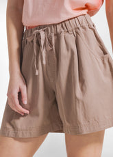 SHORTS IN TWILL DI LYOCELL MARRONE - Bermuda | DEHA