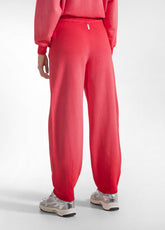 SWEATSHIRT MIT RUNDHALSAUSSCHNITT UND BALLOON-HOSE IM ROTEN DEGRADÉ-LOOK SET - | DEHA