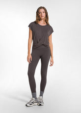 T-SHIRT YOGA CON NODO FRONTALE MARRONE - Activewear | DEHA