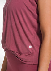 T-SHIRT YOGA CON NODO FRONTALE ROSSO - CHERRY RED | DEHA