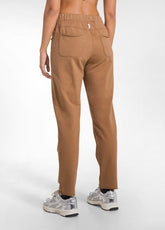 SCHMALE HOSE AUS STRETCH-BAUMWOLLE - BRAUN - NUT BROWN | DEHA