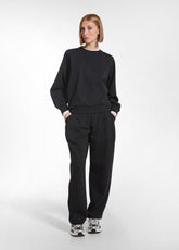 BLACK CREWNECK SWEATSHIRT AND PLEATED MILANO KNIT TROUSERS SET - Comfort Sets & Tracksuits | DEHA