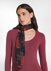 PASHMINA IN LANA CON LOGO ALLOVER NERO - Activewear | DEHA