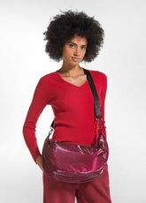 METALLISIERTE HALBMOND-TASCHE - ROT - CHERRY RED | DEHA